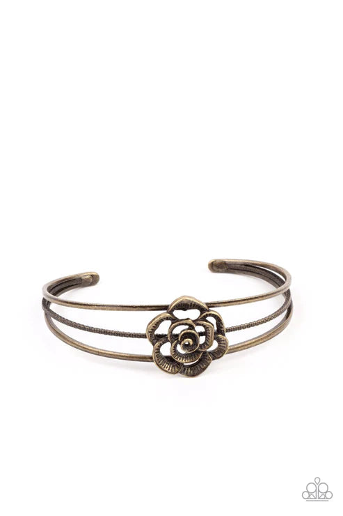 Rosy Repose - Brass Paparazzi Bracelet (PZ-5088)