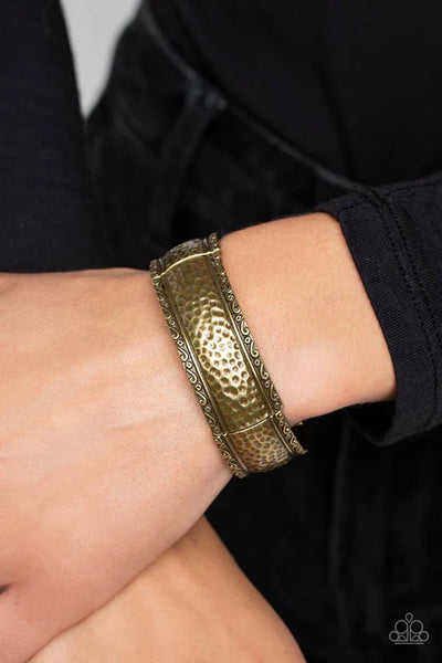 Textile Tenor - Brass Paparazzi Bracelet (PZ-3914)