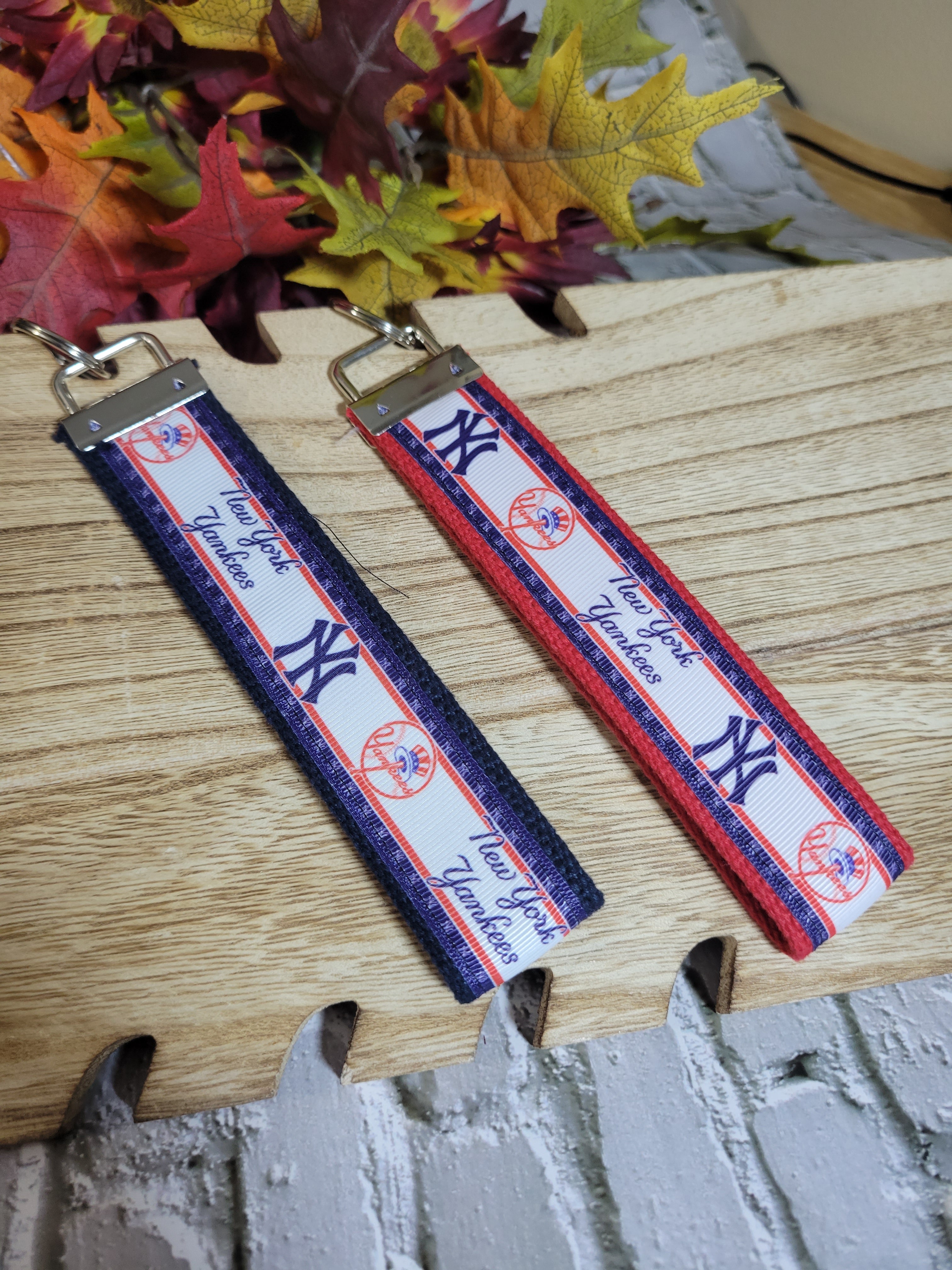 New York Yankees - Country Craft Barn Key Chain (#38)