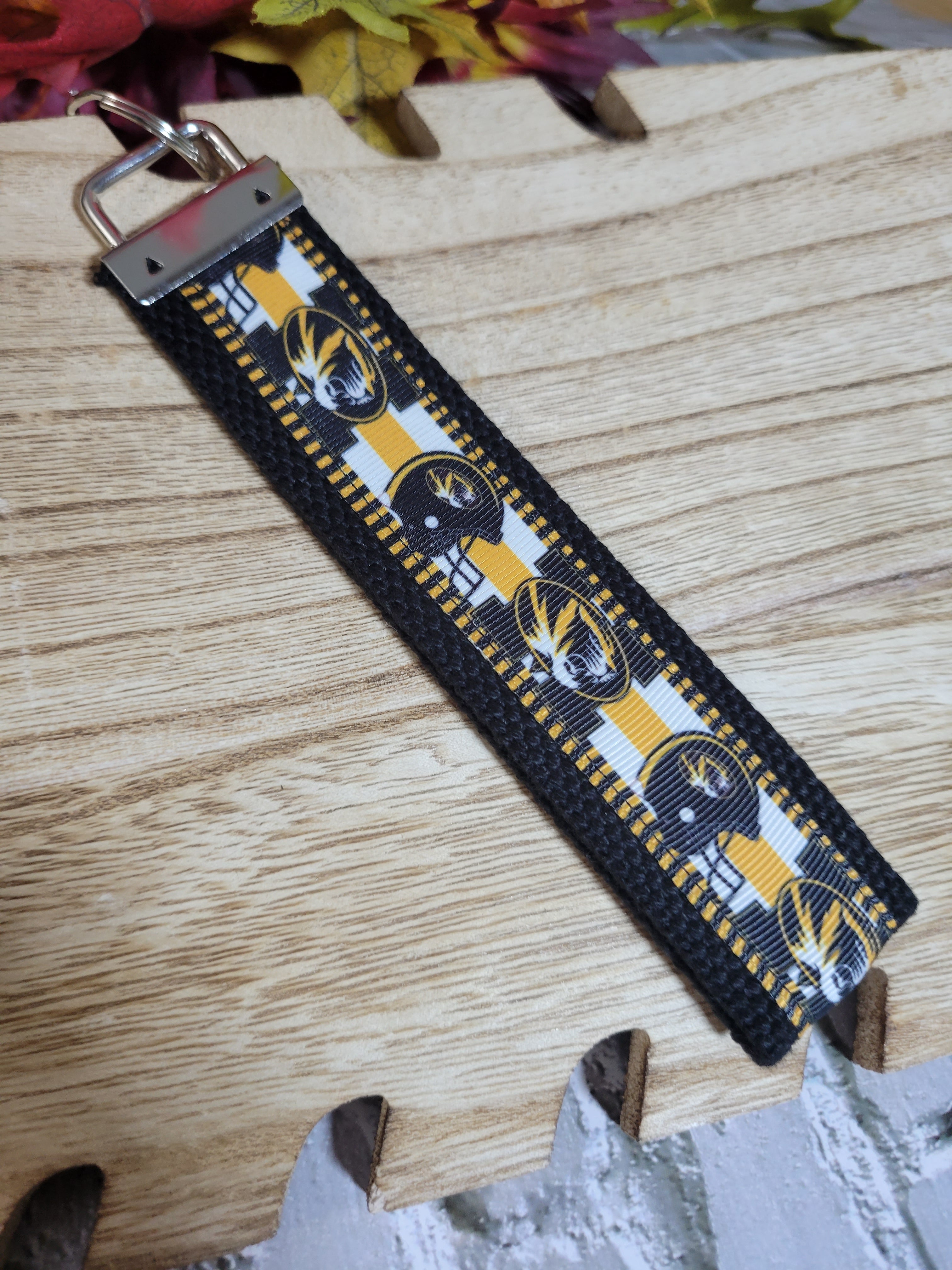 Missouri Tigers - Stripe Pattern - Country Craft Barn Key Chain