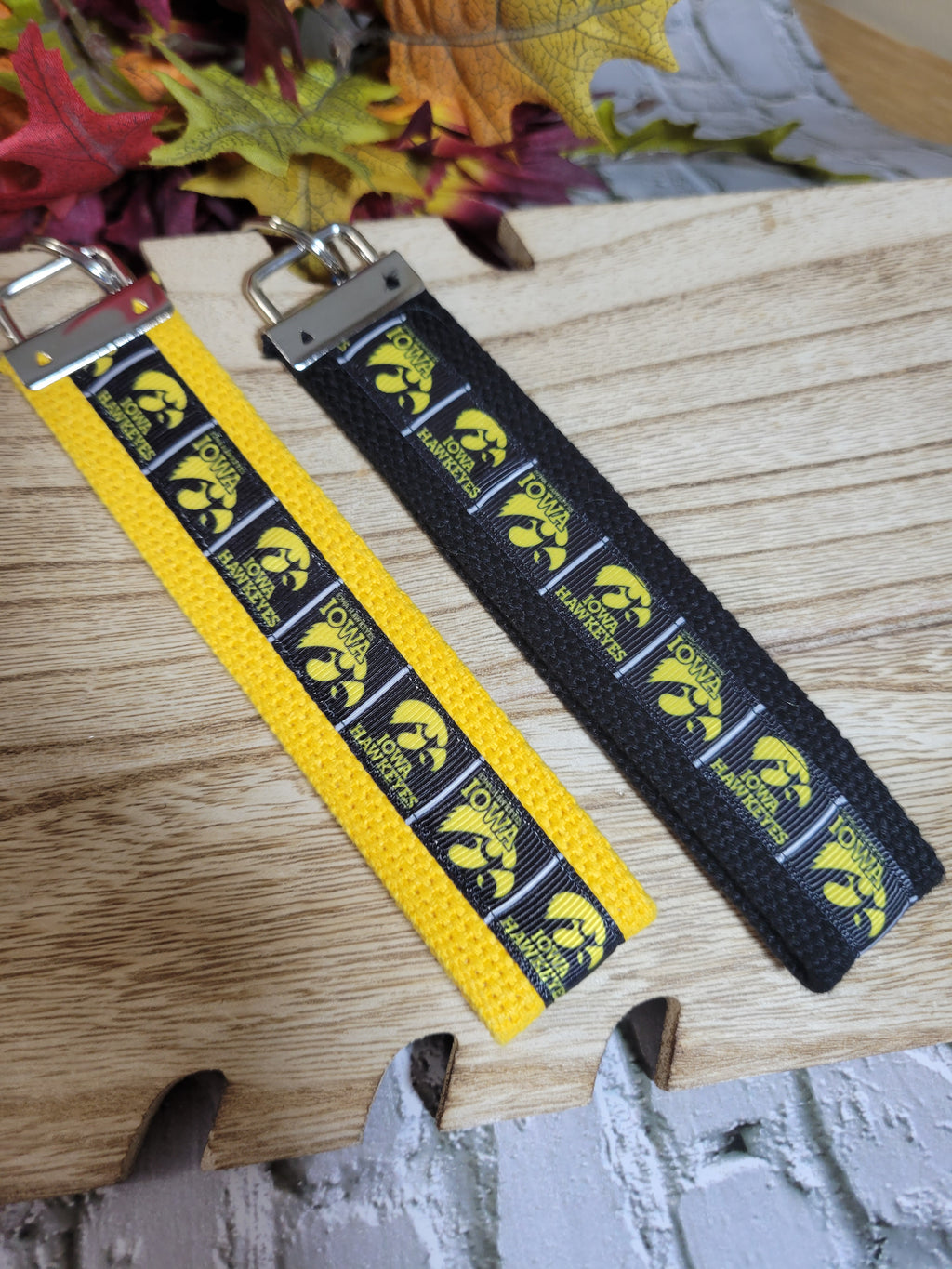 Iowa Hawkeyes - Country Craft Barn Key Chain (#30)