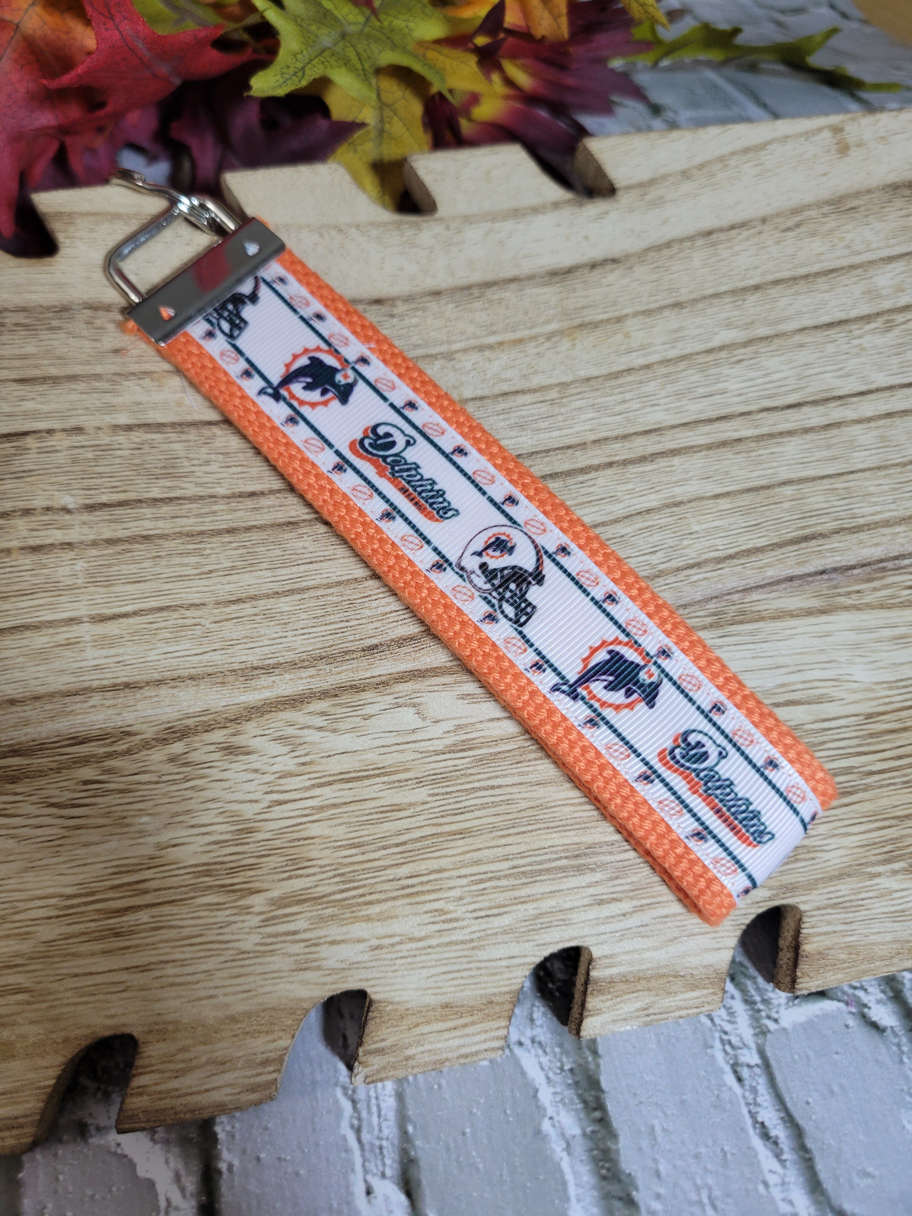 Miami Dolphins - Country Craft Barn Key Chain (KC-1)