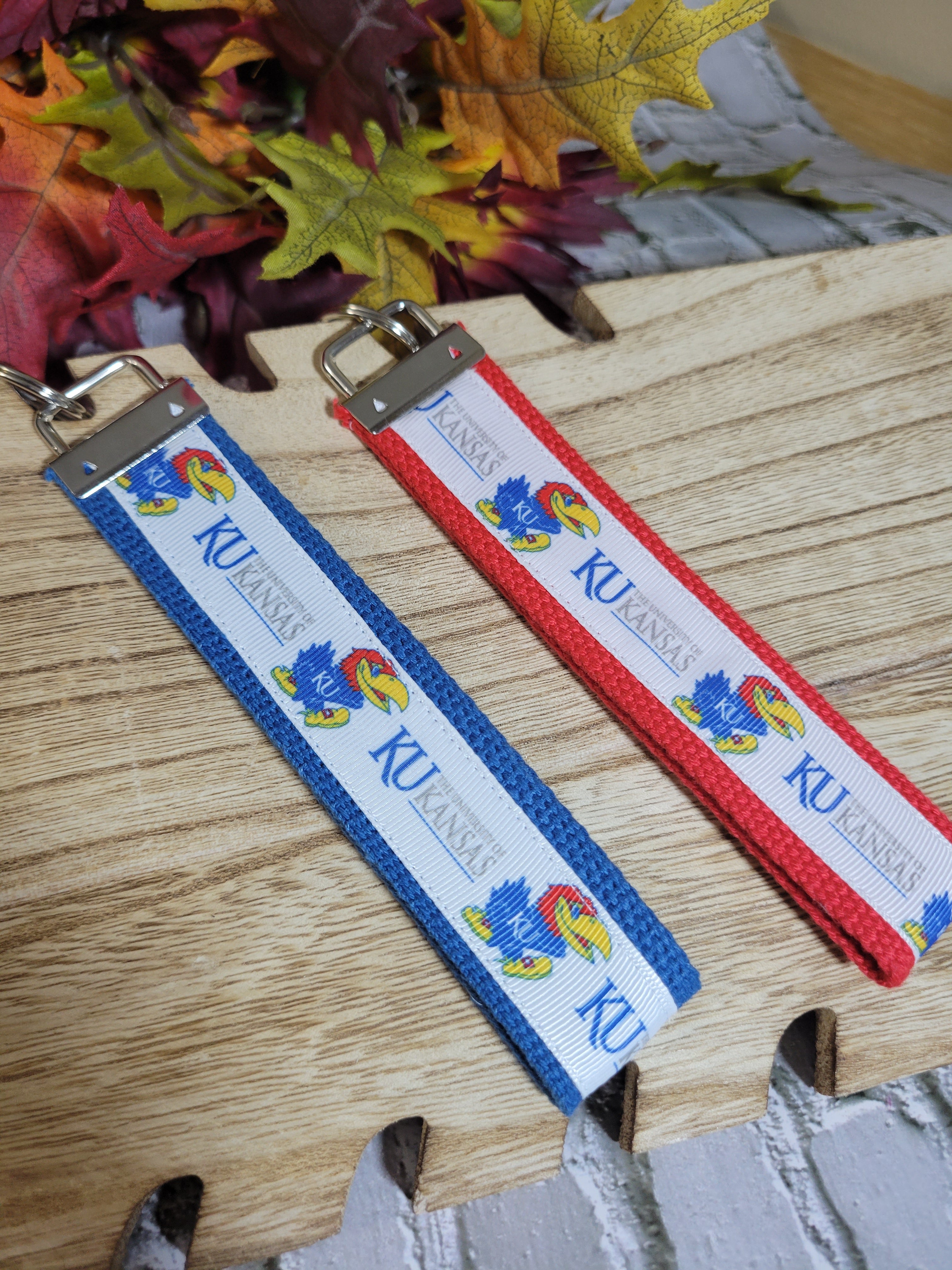 Kansas University - KU - Country Craft Barn Key Chain (KC-59)