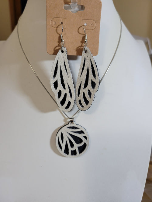 Butterfly Flutter - Navy/White - Country Craft Barn Earrings