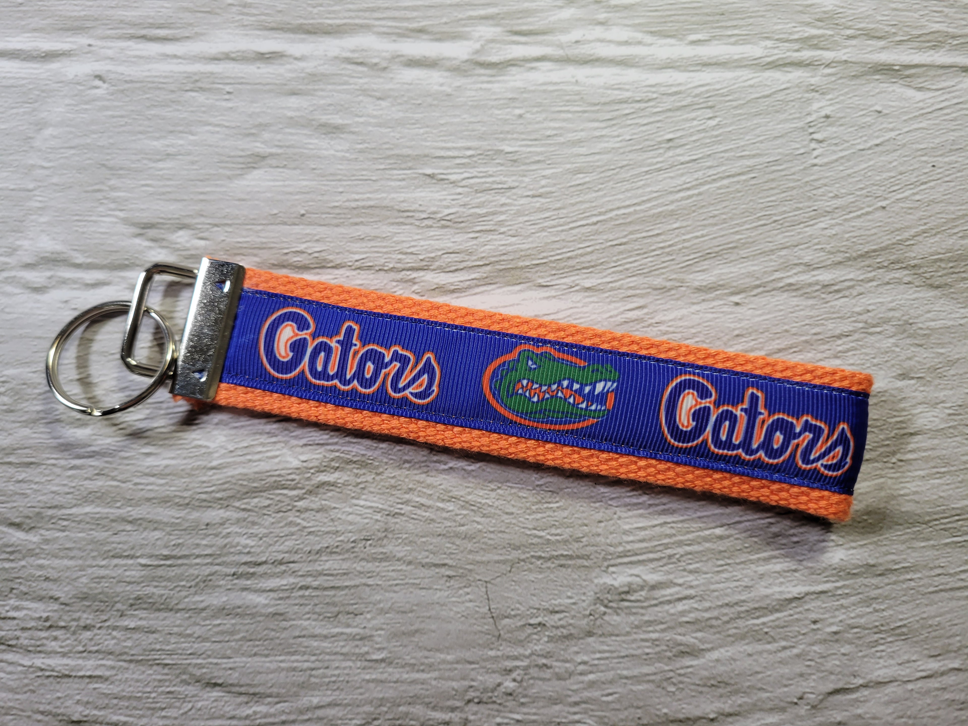 Florida Gators - Country Craft Barn Key Chain (#19)