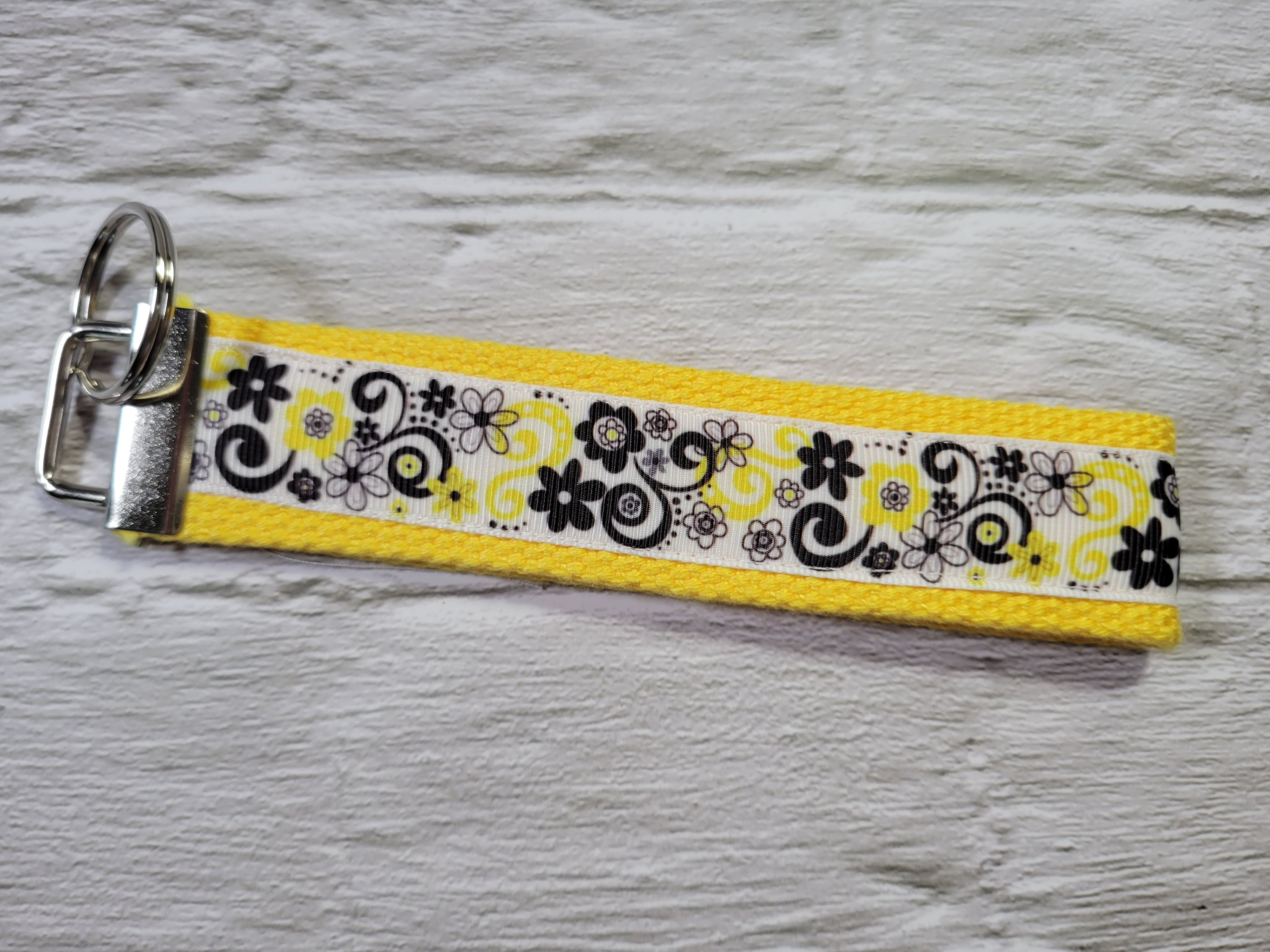 Floral Swirls - Country Craft Barn Key Chain (#41)