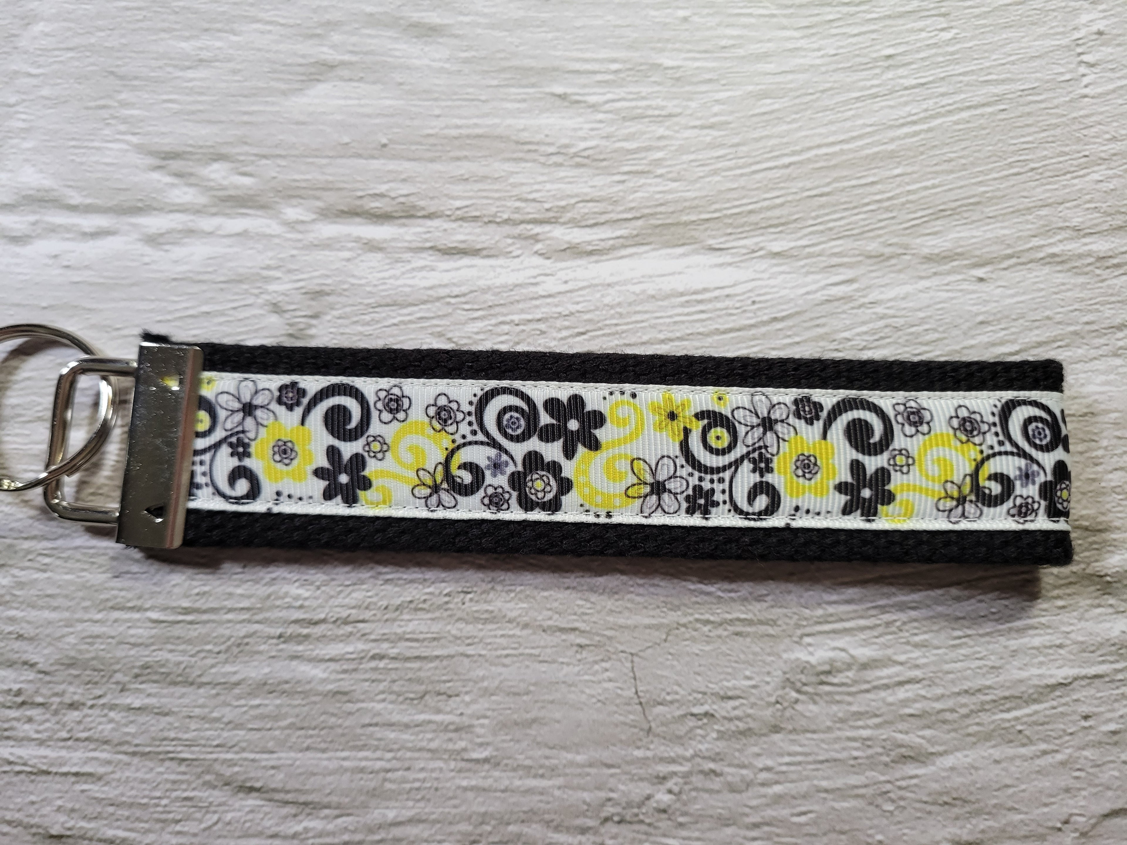 Floral Swirls - Country Craft Barn Key Chain (#41)