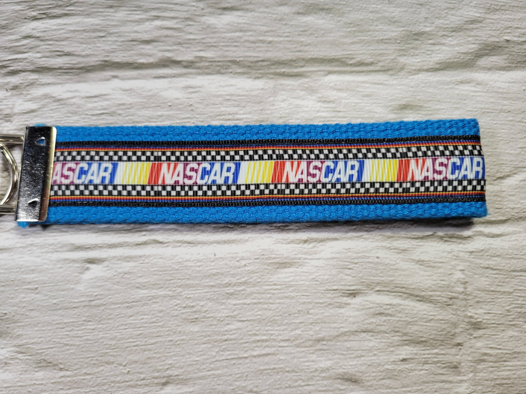 NASCAR - Country Craft Barn Key Chain (#39)