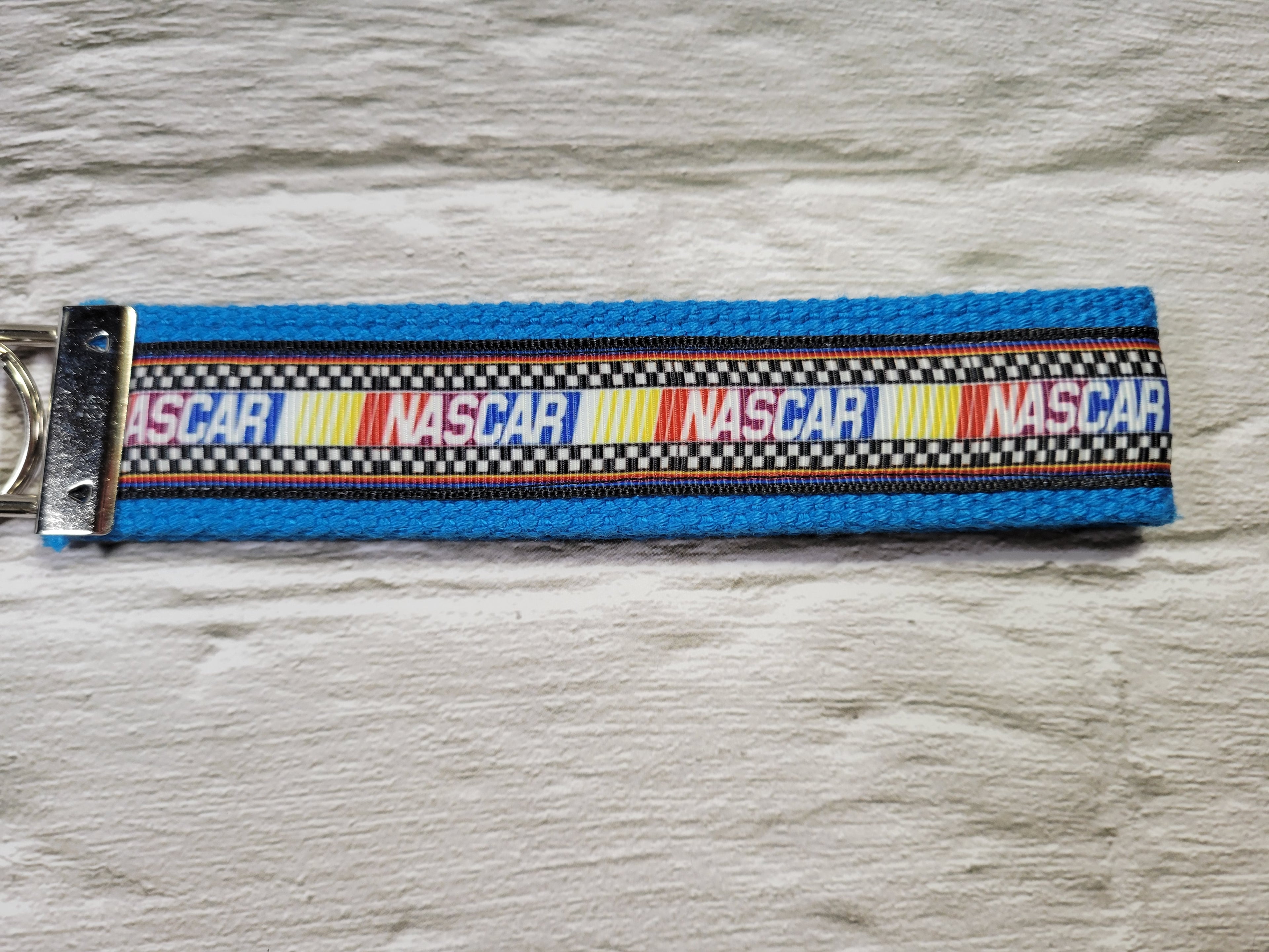 NASCAR - Country Craft Barn Key Chain (#39)
