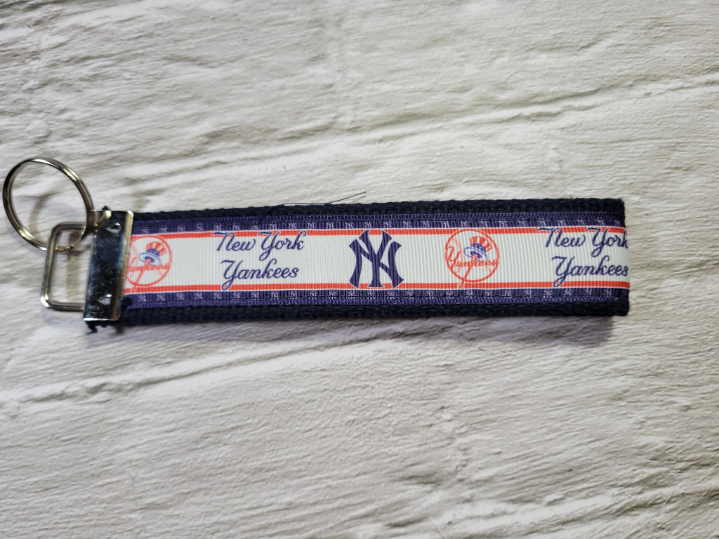 New York Yankees - Country Craft Barn Key Chain (#38)
