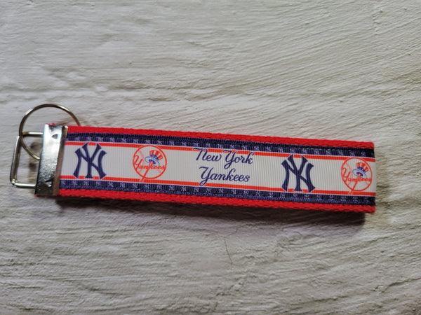 New York Yankees - Country Craft Barn Key Chain (#38)