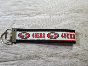 San Francisco 49ers - Country Craft Barn Key Chain (#29)