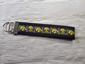 Iowa Hawkeyes - Country Craft Barn Key Chain (#30)