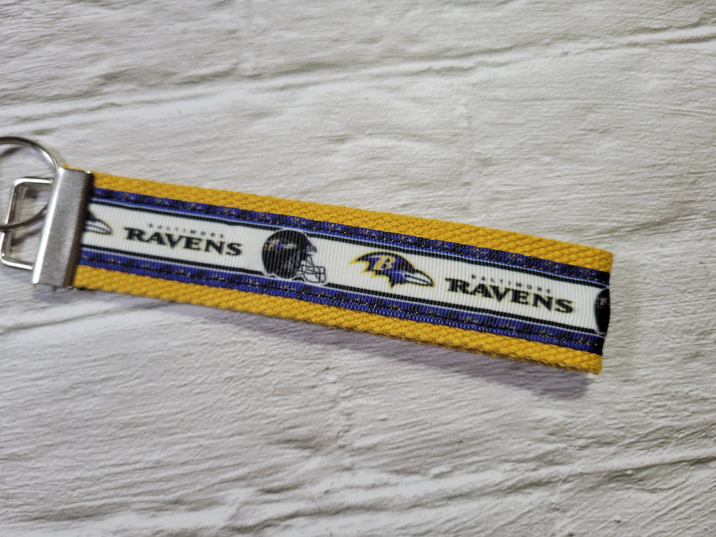 Baltimore Raven - Border - Country Craft Barn Key Chain (KC-55)
