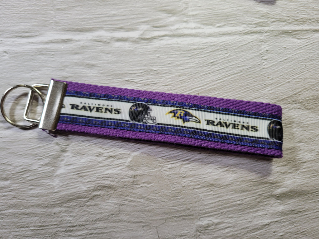 Baltimore Raven - Border - Country Craft Barn Key Chain (KC-55)