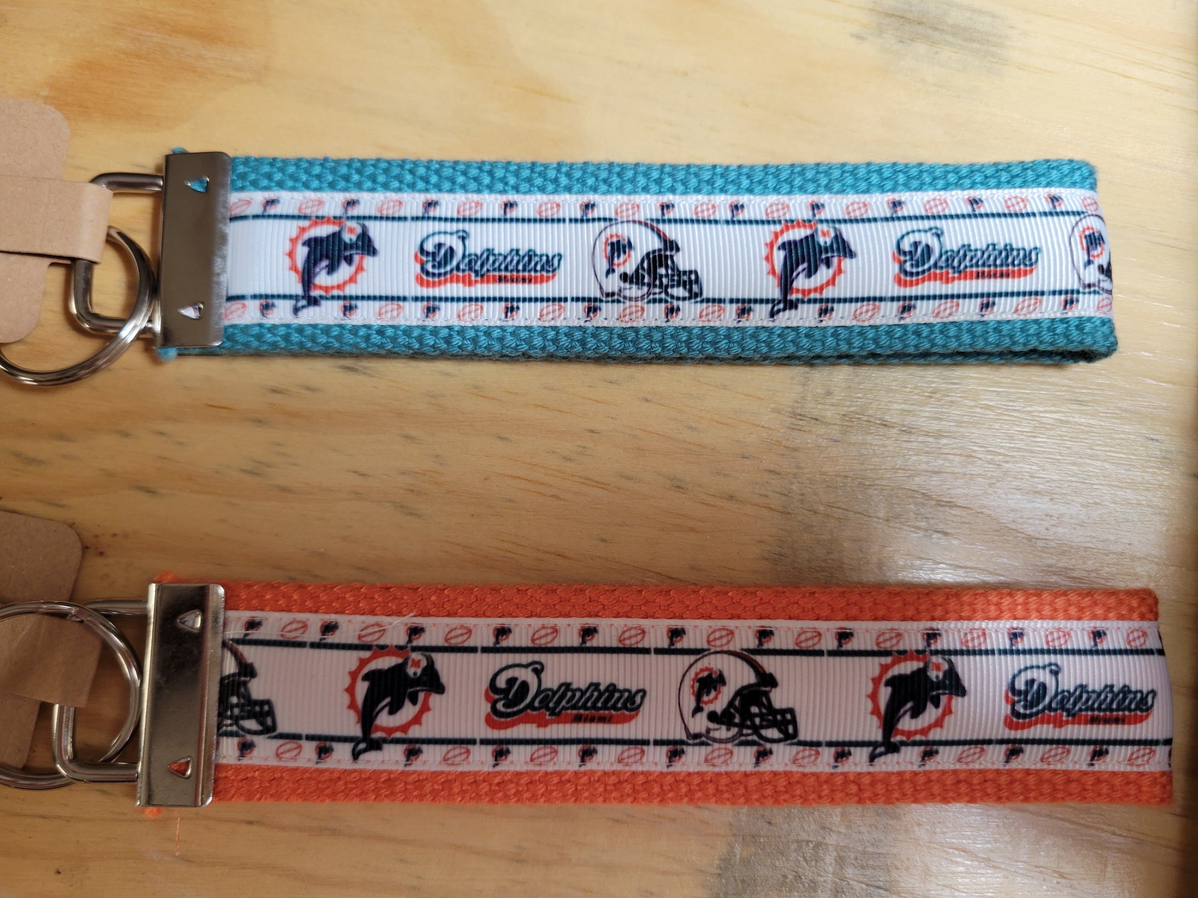 Miami Dolphins - Country Craft Barn Key Chain (KC-1)