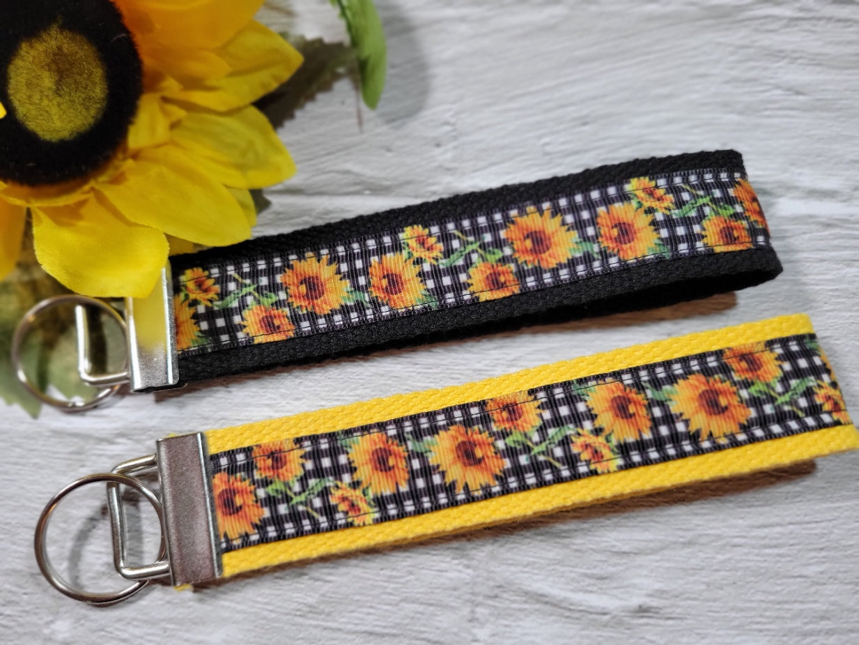 Sunflower Gingham - Country Craft Barn Key Chain (KC-63)