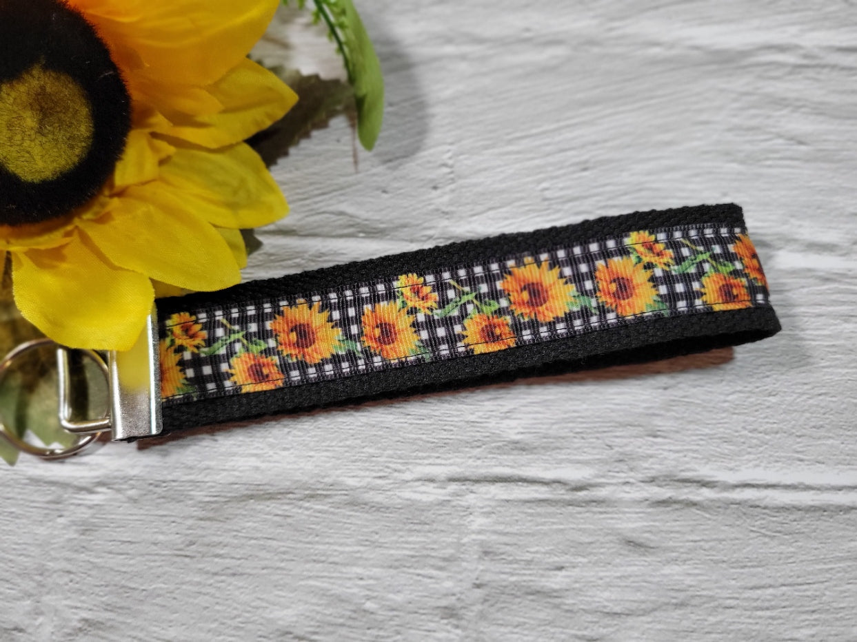 Sunflower Gingham - Country Craft Barn Key Chain (KC-63)