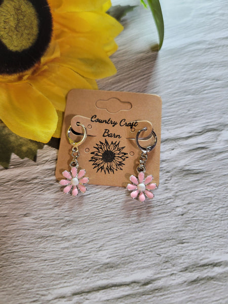 Lovely Daisy - Multiple Colors - Country Craft Barn Earrings (#068)