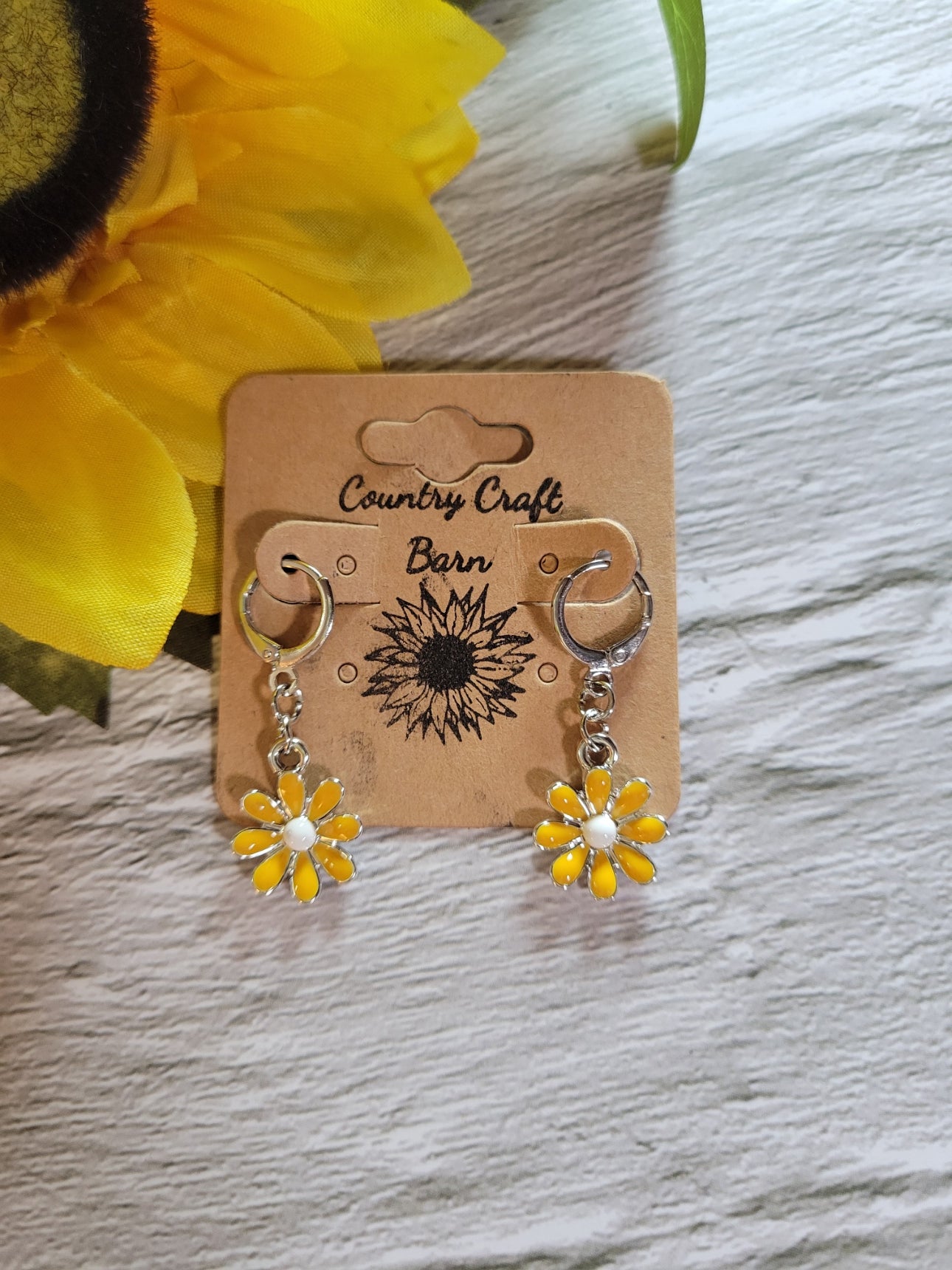 Lovely Daisy - Multiple Colors - Country Craft Barn Earrings (#068)