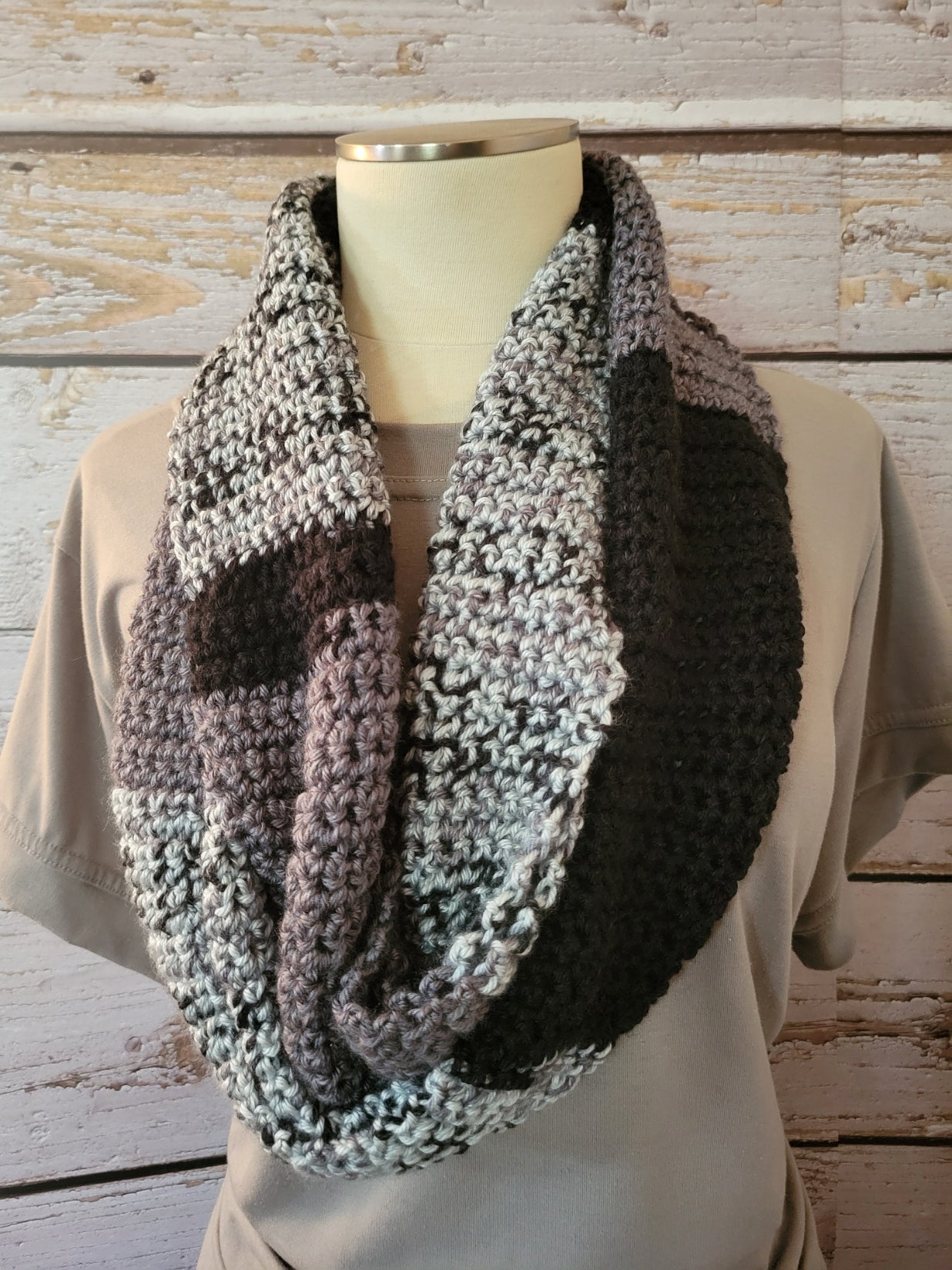 Monochromatic Magic - Black Infinity Scarf (#1008)