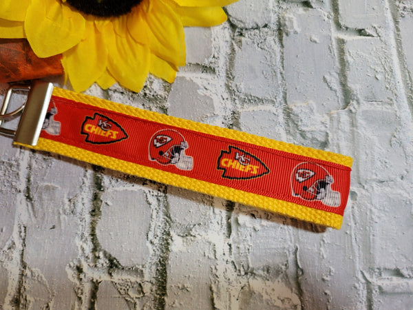 KC Chiefs - Helmet/Arrowhead - Country Craft Barn Key Chain (#66)