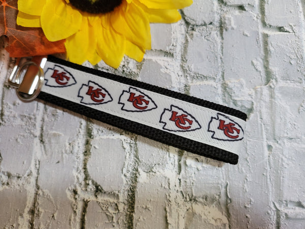 Chiefs Arrowhead - Country Craft Barn Key Chain (#65)