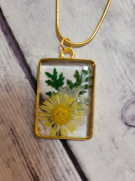 Fancy Flowers - Gold Country Craft Barn Necklace (#563)