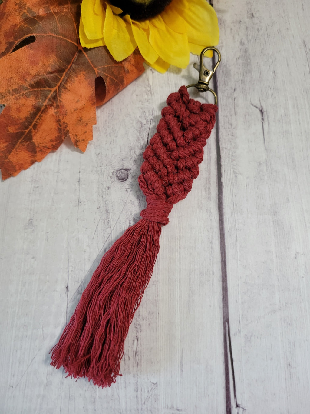 Diagonal Half Hitch - Multiple Colors Country Craft Barn Key Chain (KCM-81)