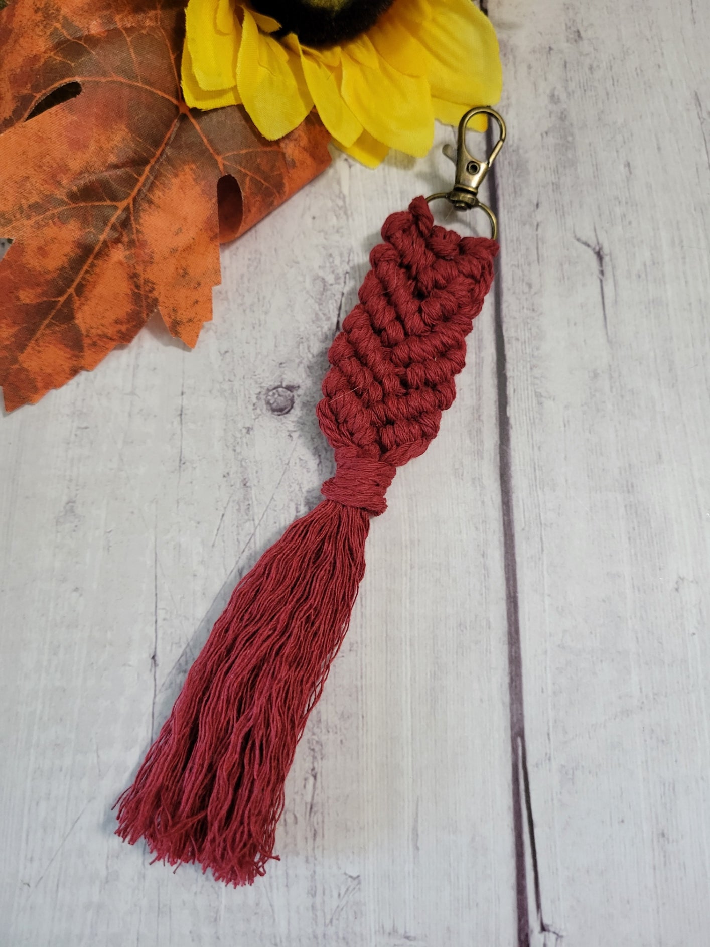 Diagonal Half Hitch - Multiple Colors Country Craft Barn Key Chain (KCM-81)