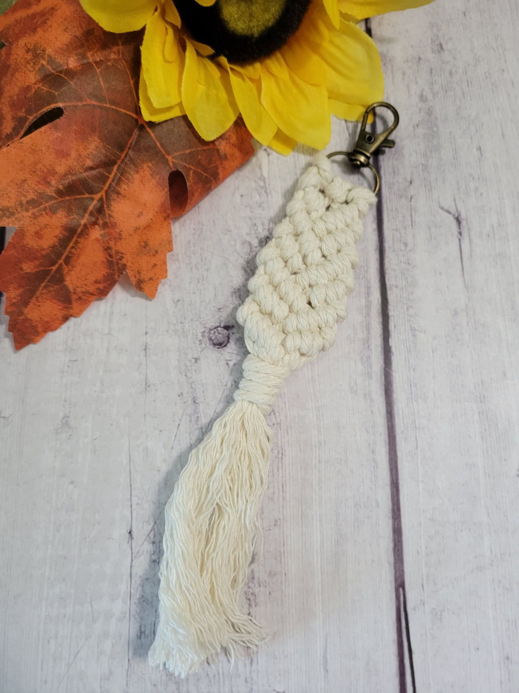 Diagonal Half Hitch - Multiple Colors Country Craft Barn Key Chain (KCM-81)