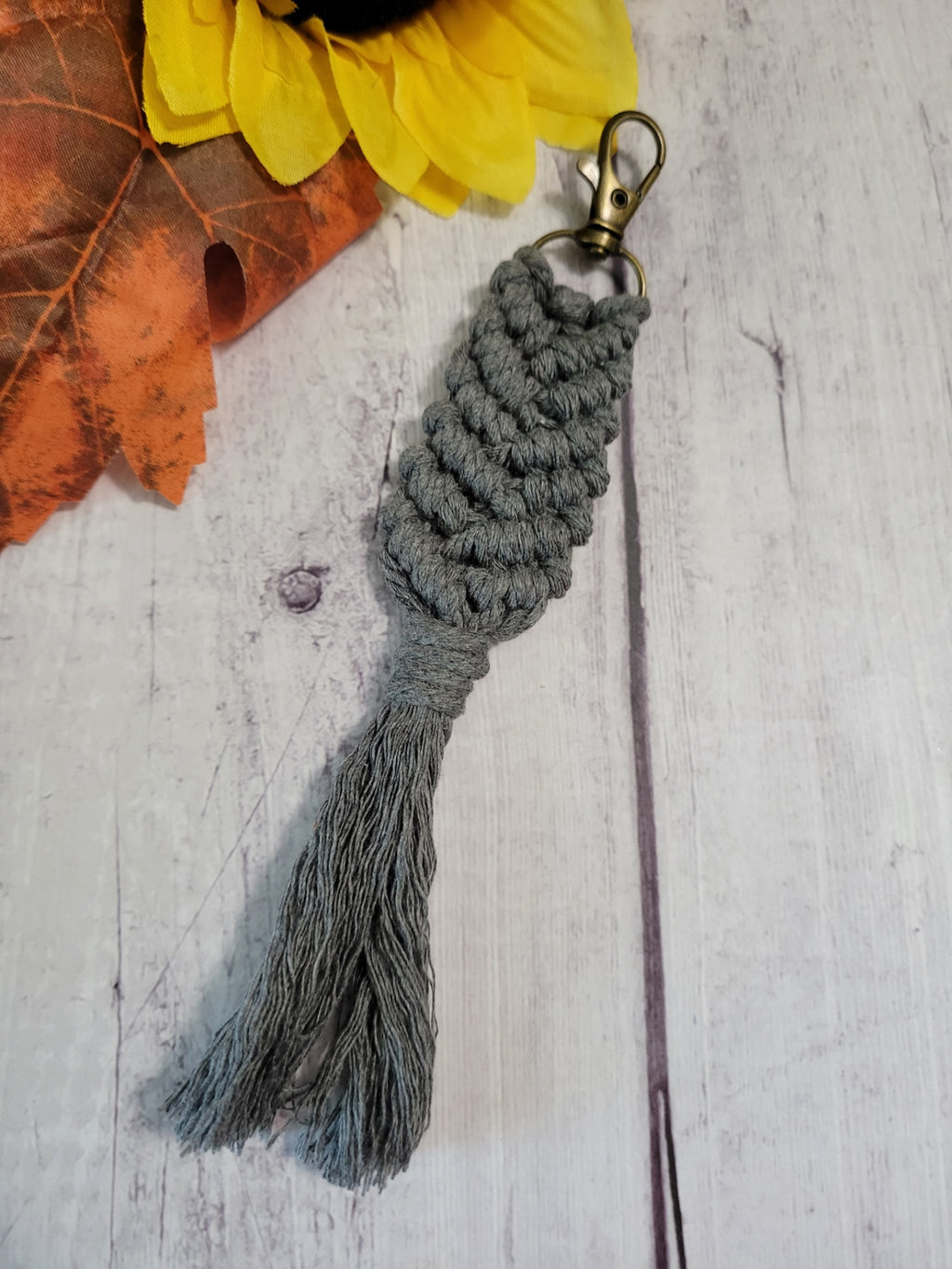 Diagonal Half Hitch - Multiple Colors Country Craft Barn Key Chain (KCM-81)