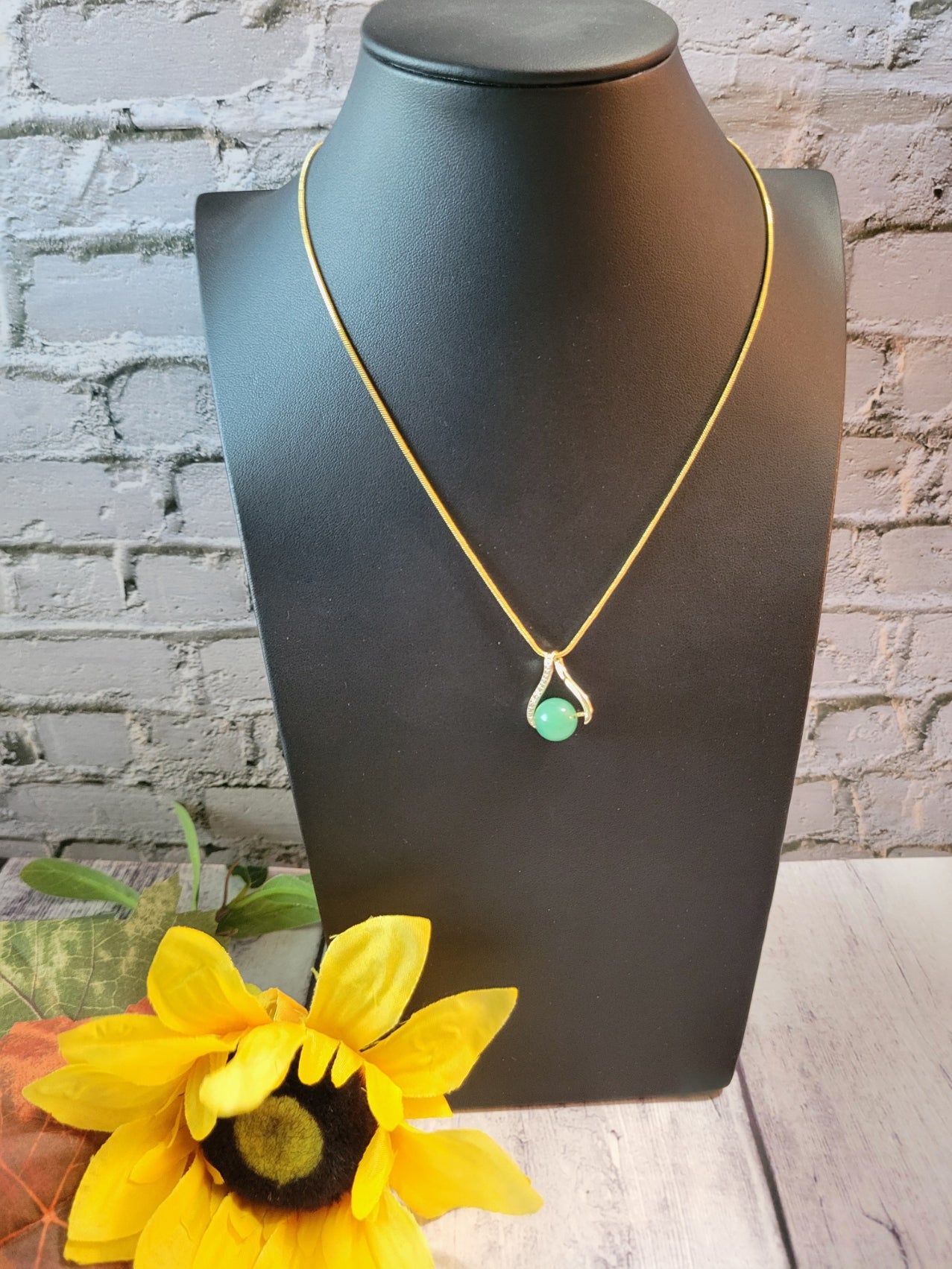 Dainty Bling - Green Jade Country Craft Barn Necklace (#588)