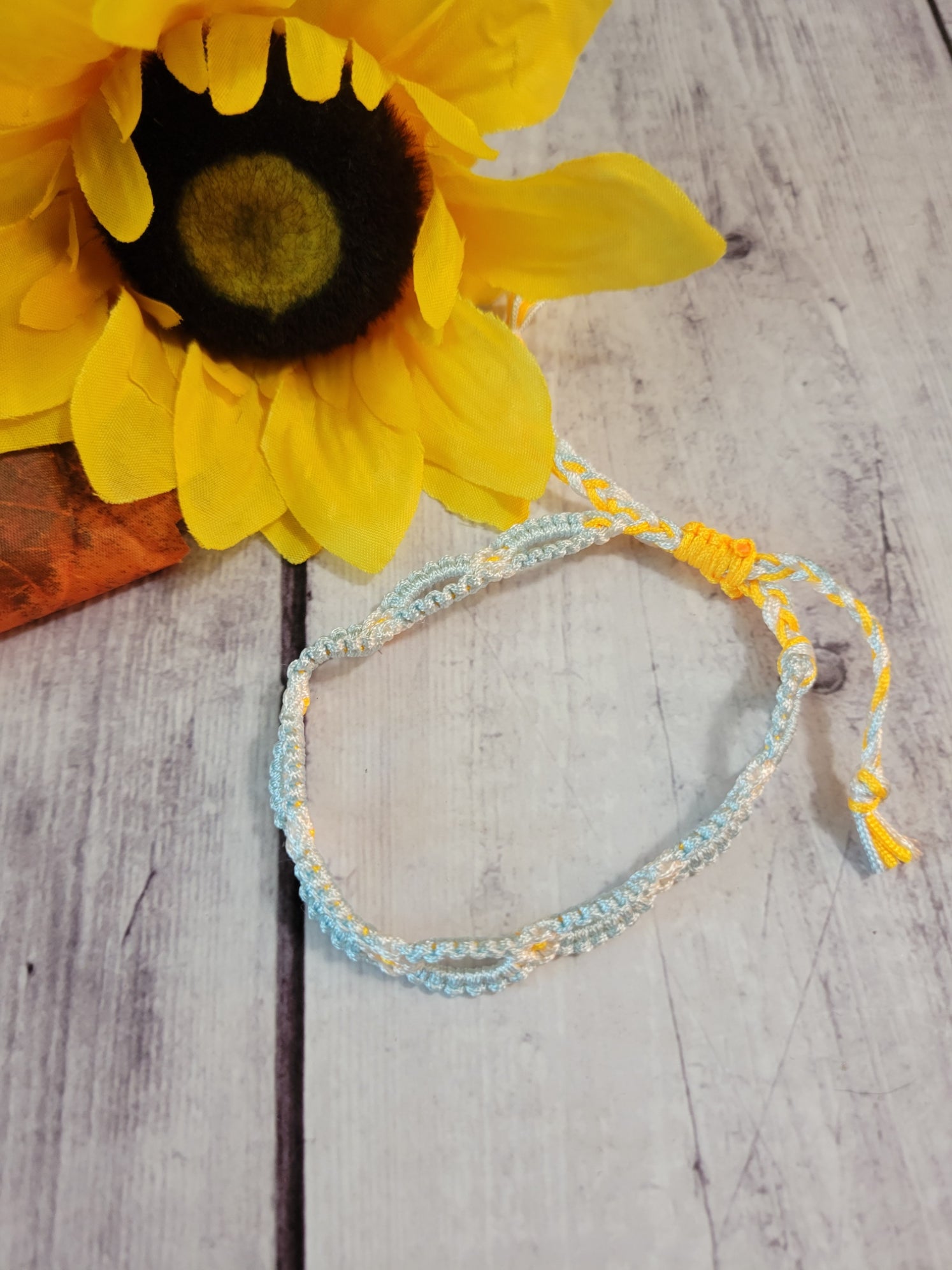 Daisy Chain - Light Blue Country Craft Barn Urban Bracelet (#368)