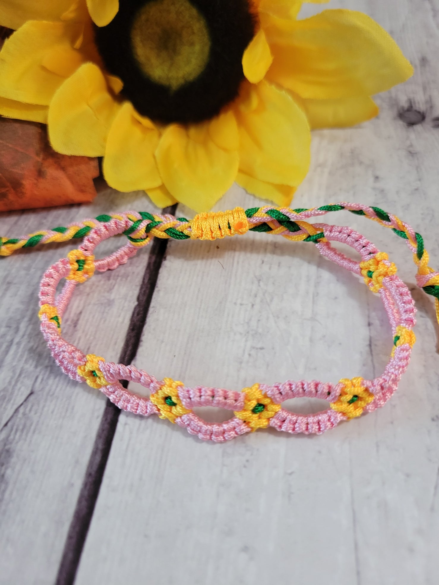 Daisy Chain - Pink Country Craft Barn Urban Bracelet (#366)