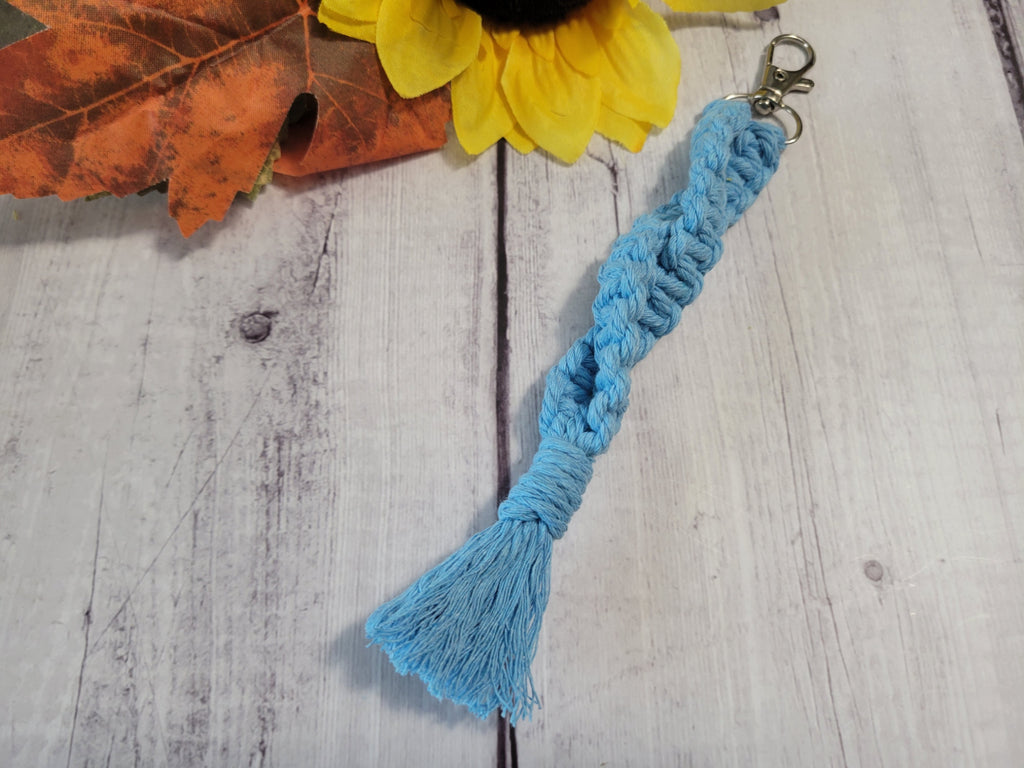 Square Knot Twist - Sky Blue Country Craft Barn Key Chain (KCM-86)