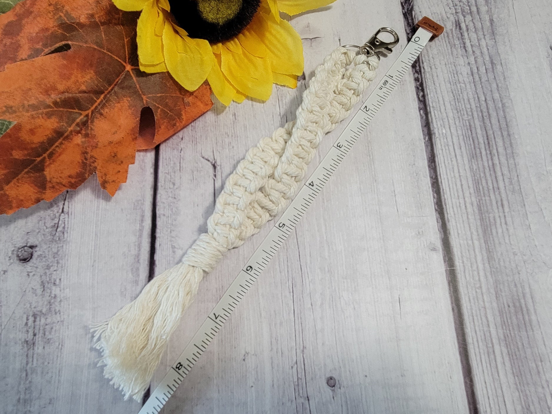 Square Knot Twist - Ivory Country Craft Barn Key Chain (KCM-85)