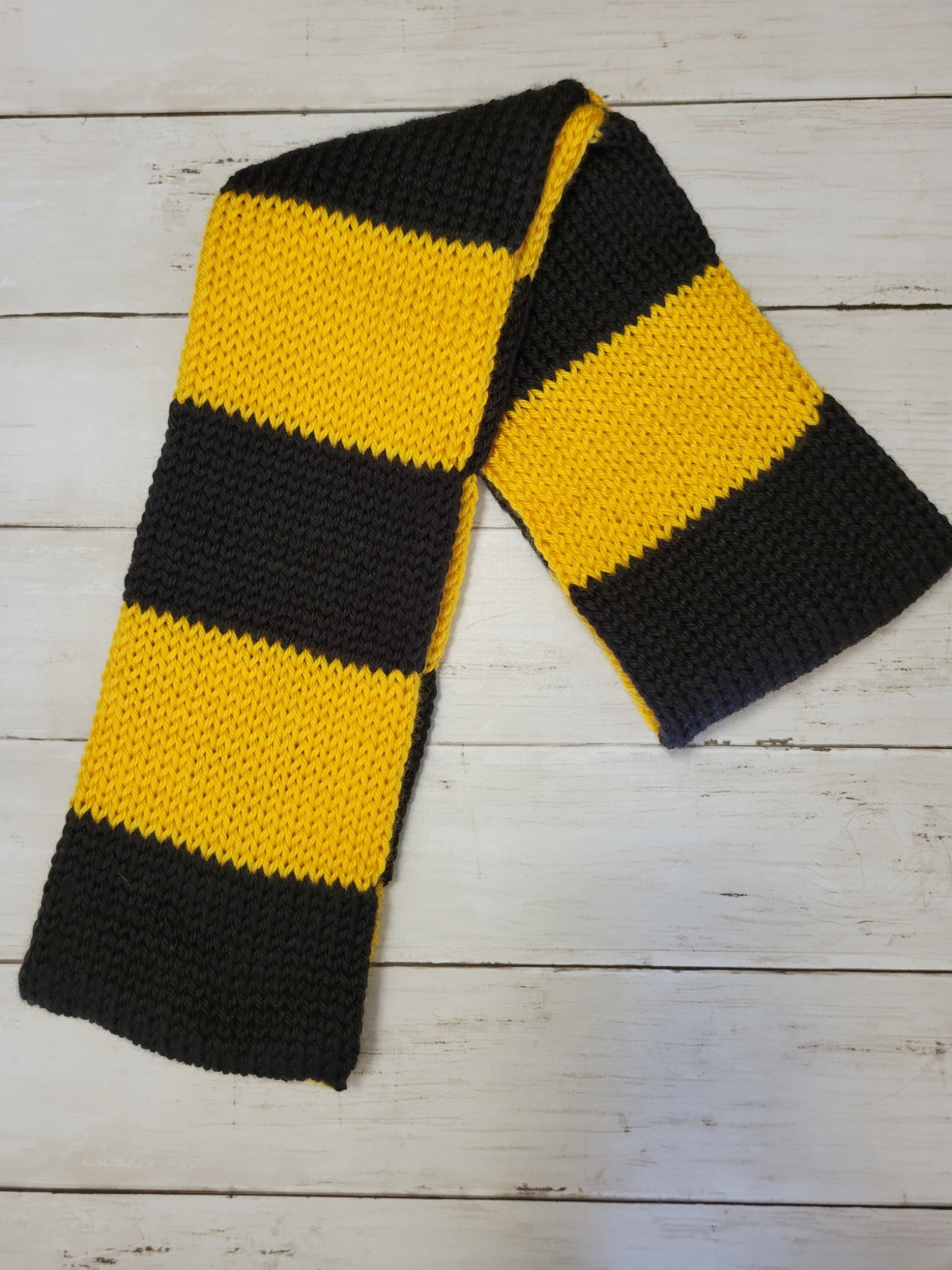 Team Spirit - Black/Gold Country Craft Barn Infinity Scarf (SC-1029)