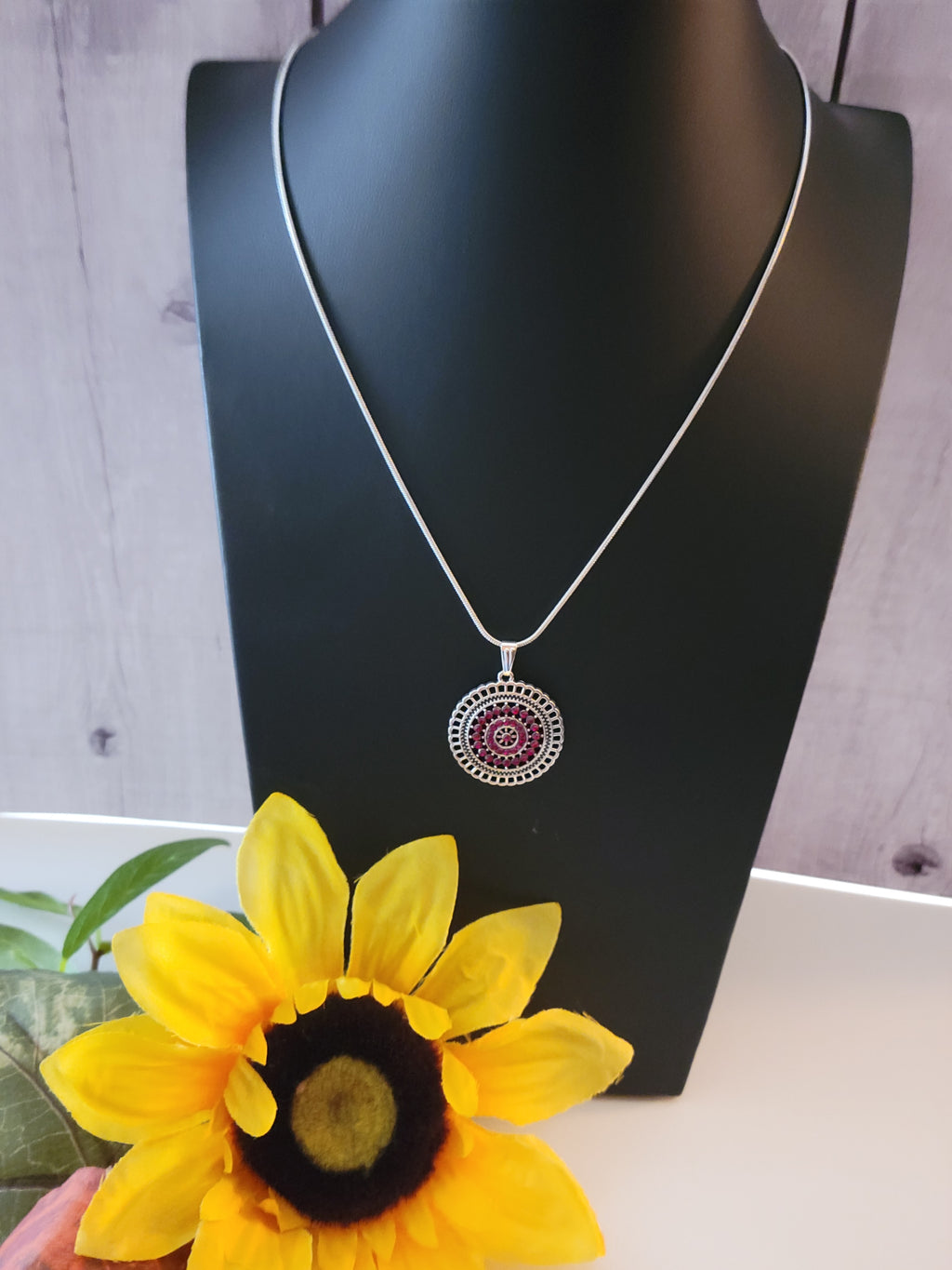 Pinwheel Pendant - Red Country Craft Barn Necklace (NL-506)
