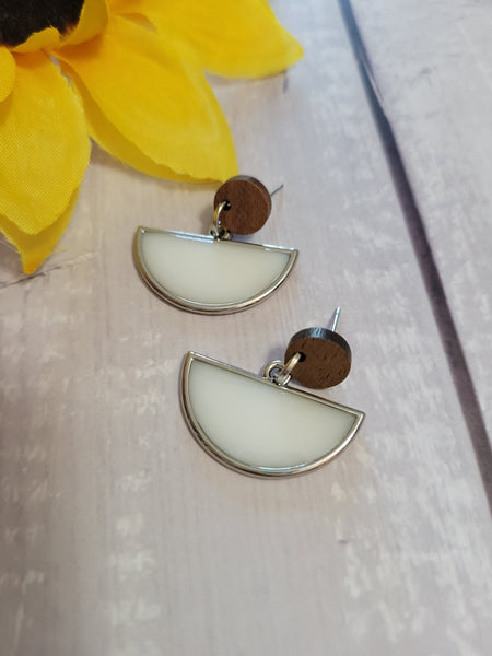 Bushel and a Peck- Brown Wood/White Country Craft Barn Earrings (#252)