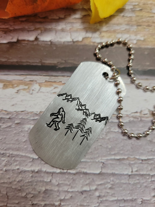 Bigfoot - Silver Country Craft Barn Necklace (NL-631)