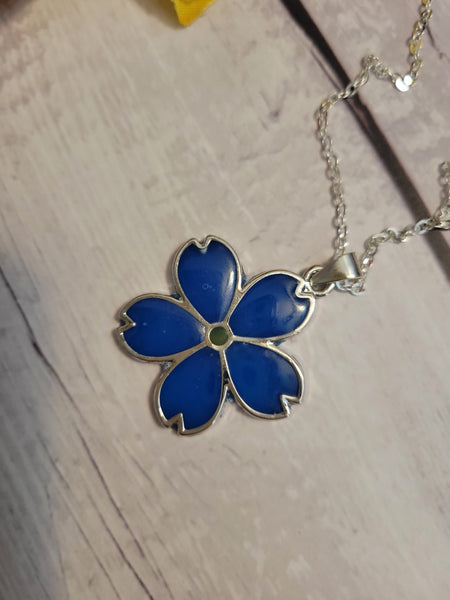 Fun Florals - Blue Country Craft Barn Necklace (#640)