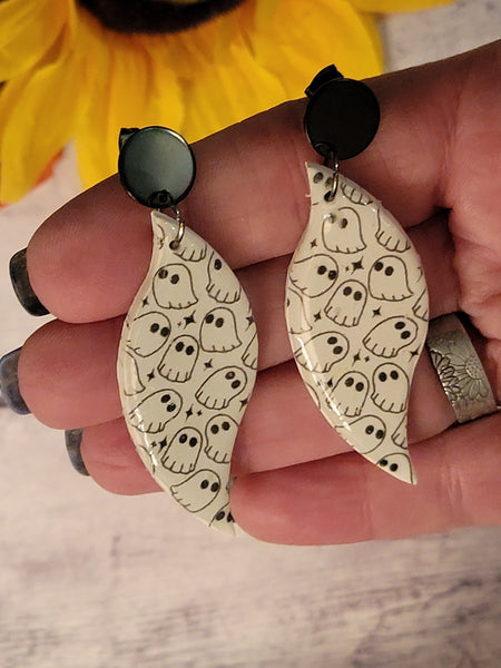 Ghosties - Black/White Country Craft Barn Earrings (#306E)