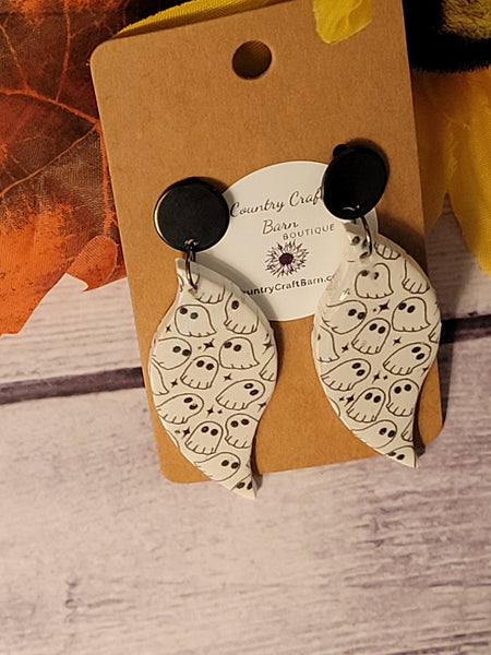 Ghosties - Black/White Country Craft Barn Earrings (#306E)