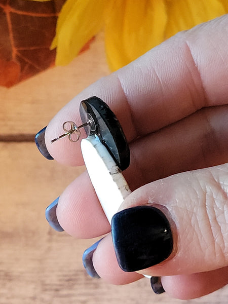 Ghostie Ovals- Black/White Color Country Craft Barn Earrings (#315E)