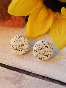 Ghostie Posties- Black/White Color Country Craft Barn Earrings (#314E)