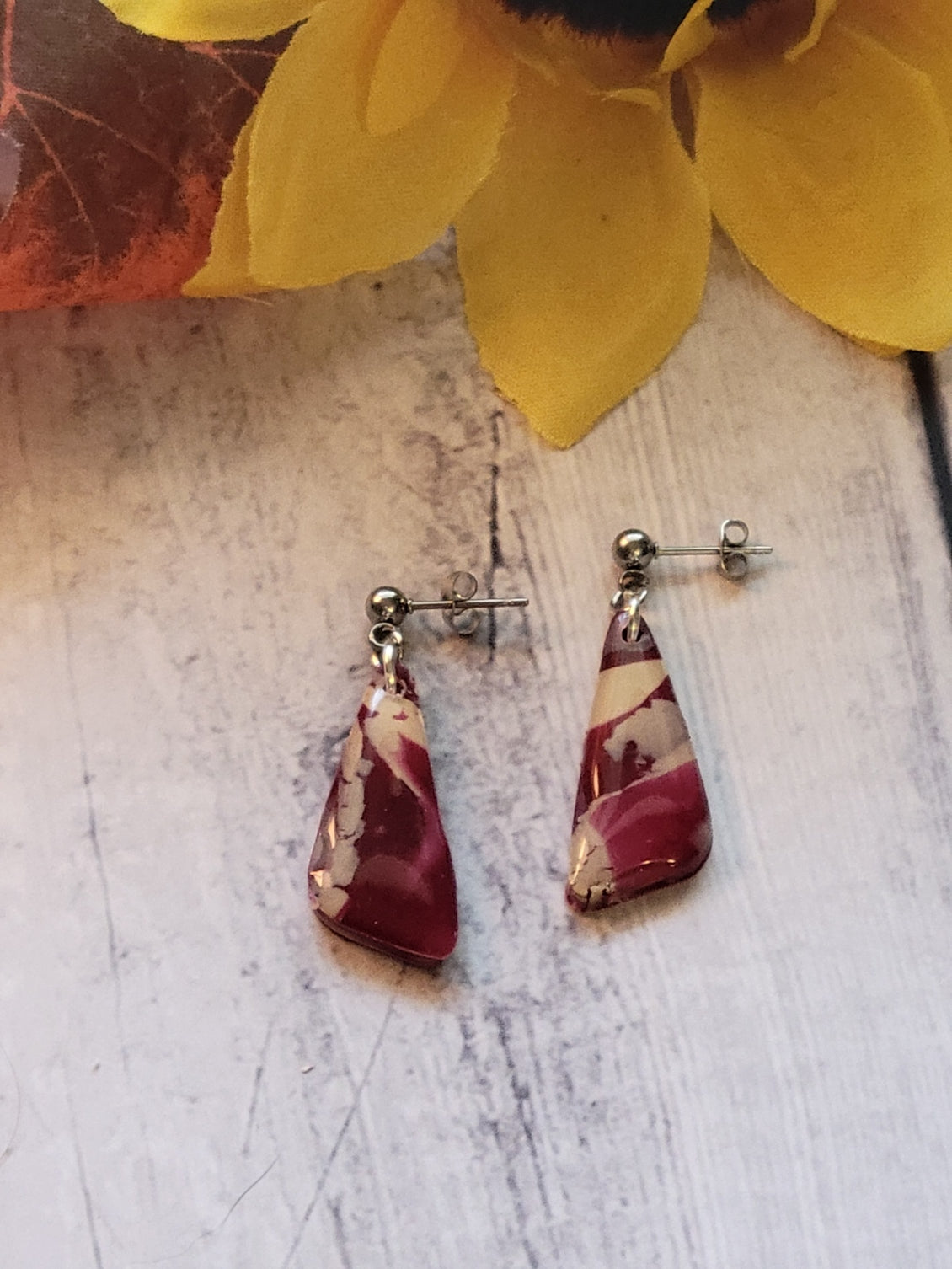 Marbled Mojo- Burgundy/Tan Color Country Craft Barn Earrings (#312E)