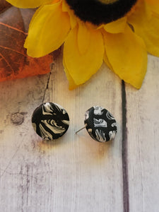 Twisted Chic - Black/White Country Craft Barn Earrings (#329E)
