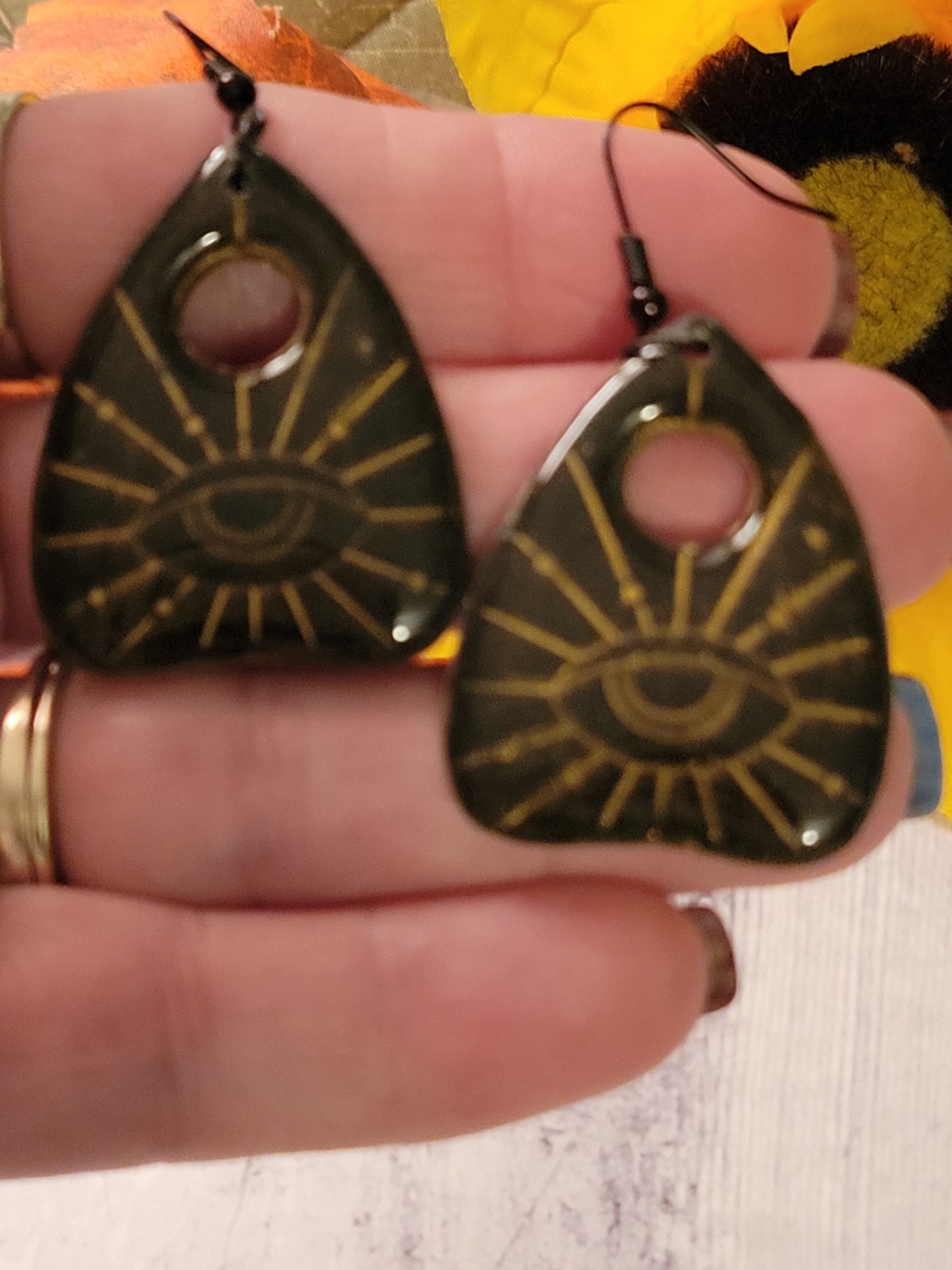 Shadow Seer - Black/Gold Larger Size Country Craft Barn Earrings (#342E)
