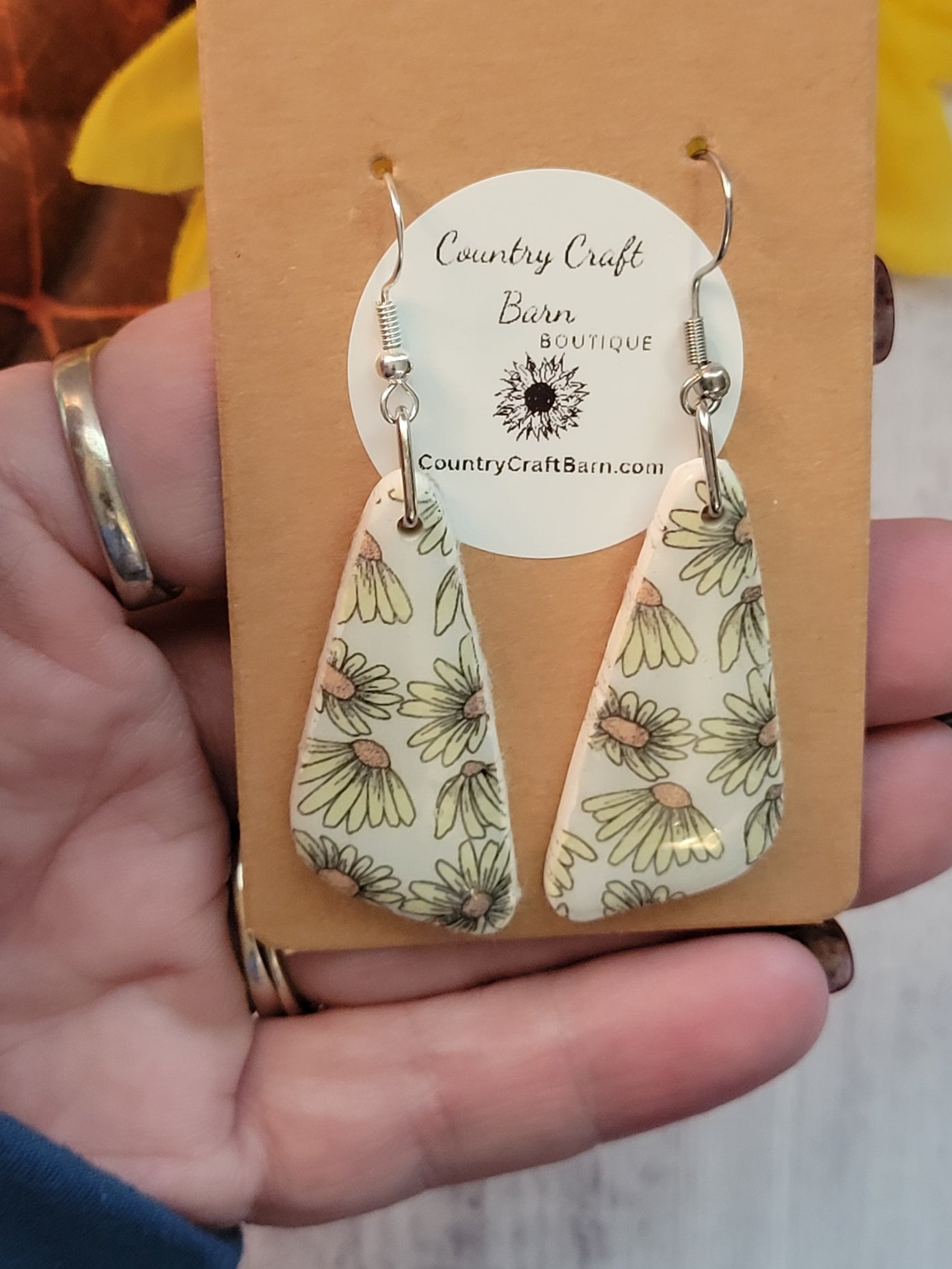 Floating Daisies - Pale Yellow Country Craft Barn Earrings (#339E)